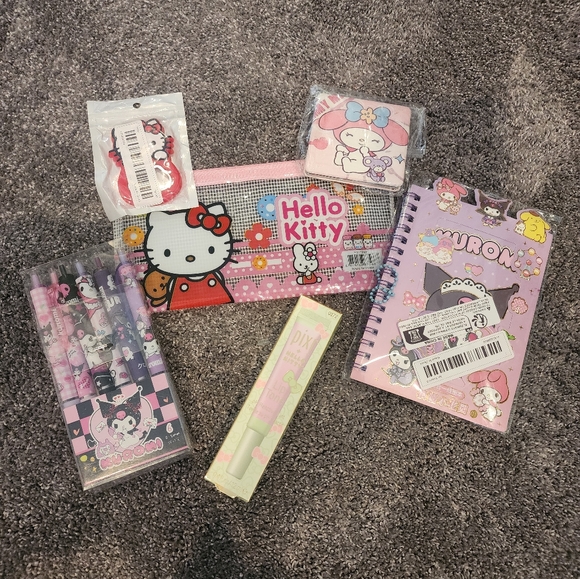 Hello Kitty Handbags - Hello kitty, kuromi and my melody makeup bag set